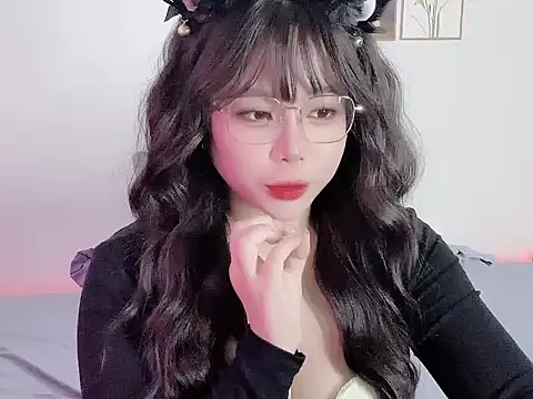 Snapshot of __Lyly__ chatting on 30, 10, 2025 Lyly online show from 30, 10, 2025