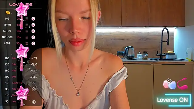 Snapshot of Olivia_Bells chatting on 23, 9, 2025 Olivia Bells online show from 23, 9, 2025