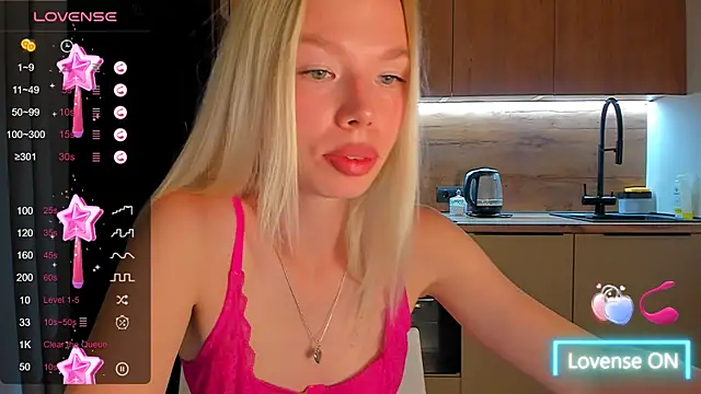 Snapshot of Olivia_Bells chatting on 22, 9, 2025 Olivia Bells online show from 22, 9, 2025