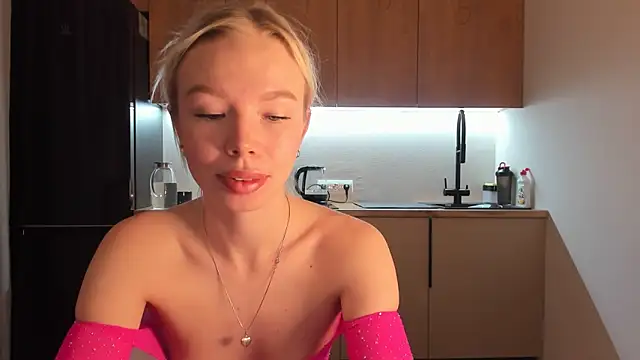 Snapshot of Olivia_Bells chatting on 19, 12, 2024 Olivia Bells online show from 19, 12, 2024