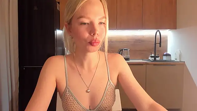 Snapshot of Olivia_Bells chatting on 15, 3, 2025 Olivia Bells online show from 15, 3, 2025