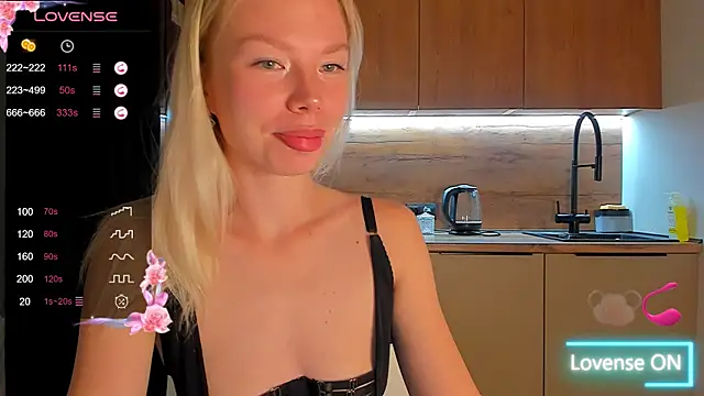 Snapshot of Olivia_Bells chatting on 14, 10, 2025 Olivia Bells online show from 14, 10, 2025