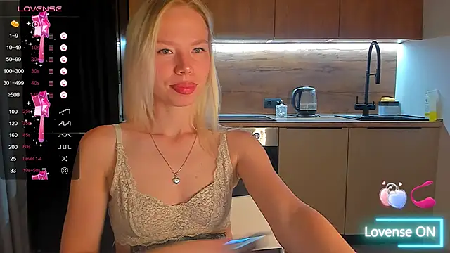 Snapshot of Olivia_Bells chatting on 11, 9, 2025 Olivia Bells online show from 11, 9, 2025