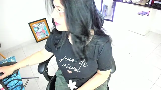 BellaFlaming online show from 18, 4, 2026