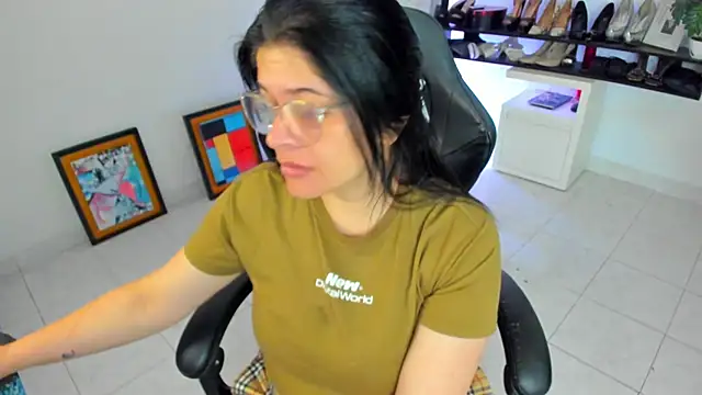 BellaFlaming online show from 14, 4, 2026