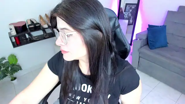 BellaFlaming online show from 20, 9, 2025