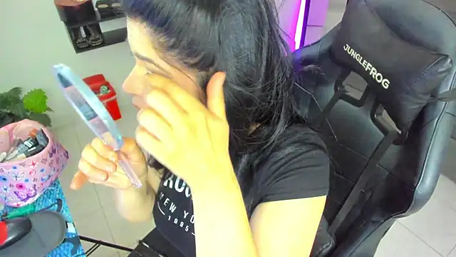 BellaFlaming online show from 26, 11, 2025