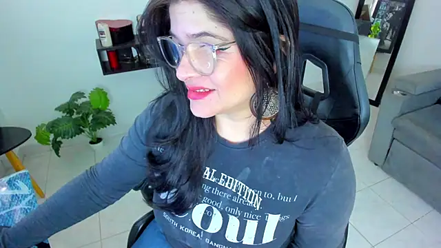 BellaFlaming online show from 13, 9, 2025