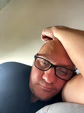 Snapshot of vanjbi45 chatting on 4, 10, 2025 vanjbi45 online show from 4, 10, 2025
