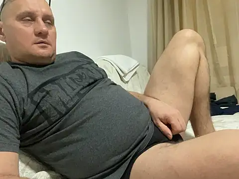 Snapshot of vanjbi45 chatting on 24, 12, 2024 vanjbi45 online show from 24, 12, 2024