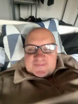 Snapshot of vanjbi45 chatting on 21, 10, 2025 vanjbi45 online show from 21, 10, 2025