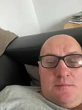 Snapshot of vanjbi45 chatting on 2, 2, 2025 vanjbi45 online show from 2, 2, 2025