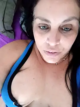 Snapshot of CRUELLAXX chatting on 11, 2, 2025 CRUELLAXX online show from 11, 2, 2025