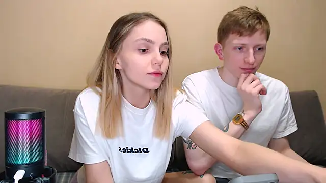 juliaanddima online show from 3, 4, 2026