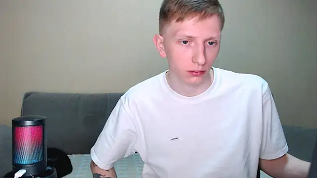 juliaanddima online show from 6, 3, 2026