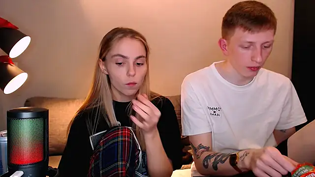 juliaanddima online show from 12, 11, 2025