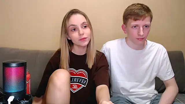 juliaanddima online show from 4, 4, 2026