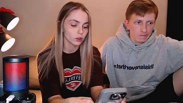 juliaanddima online show from 14, 12, 2025