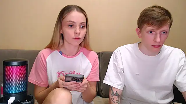 juliaanddima online show from 23, 2, 2026