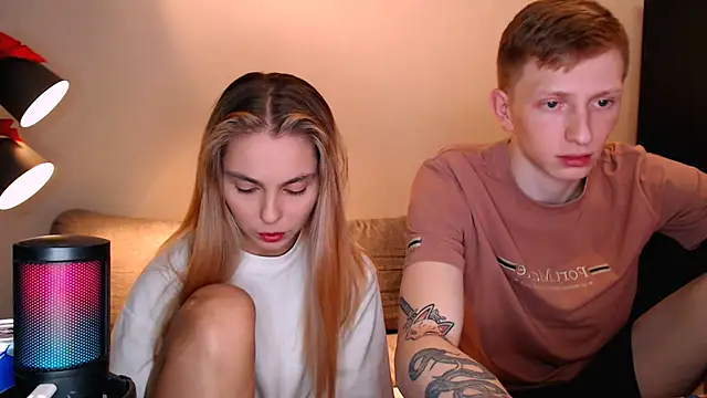 juliaanddima online show from 9, 11, 2025