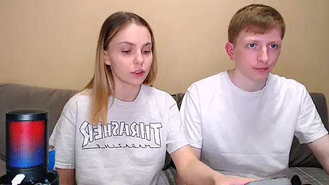 juliaanddima online show from 5, 4, 2026