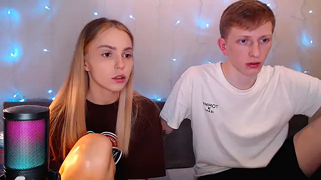 juliaanddima online show from 2, 10, 2025