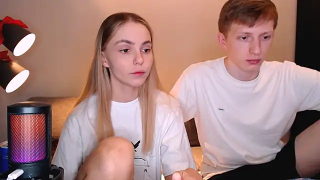 juliaanddima online show from 17, 12, 2025