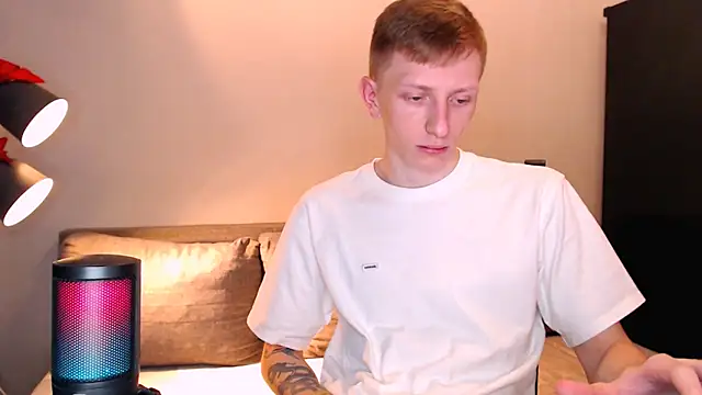 juliaanddima online show from 1, 11, 2025