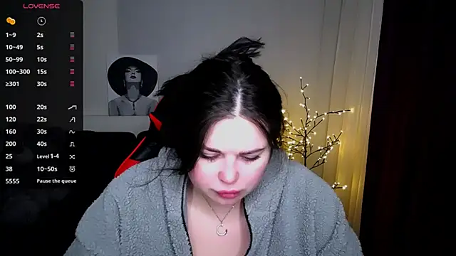 Emily Mo online show from 15, 2, 2025