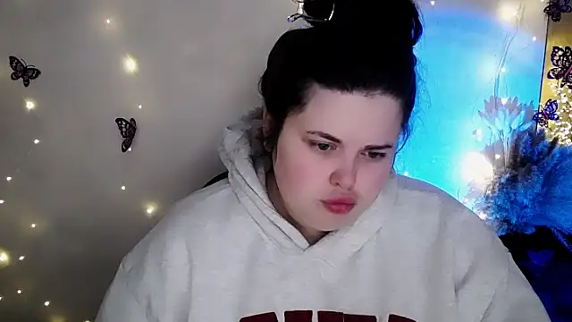 Emily Mo online show from 6, 2, 2026