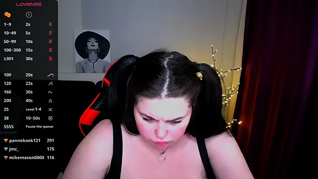 Emily Mo online show from 8, 2, 2025