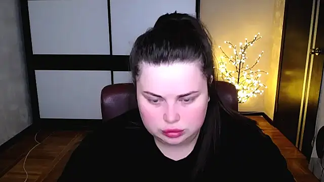 Snapshot of Emily_Mo chatting on 3, 7, 2026 Emily Mo online show from 3, 7, 2026