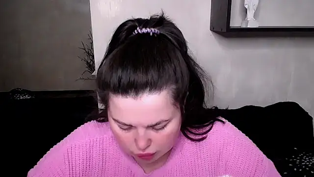 Emily Mo online show from 19, 10, 2025