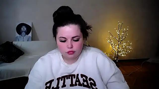 Snapshot of Emily_Mo chatting on 15, 6, 2026 Emily Mo online show from 15, 6, 2026