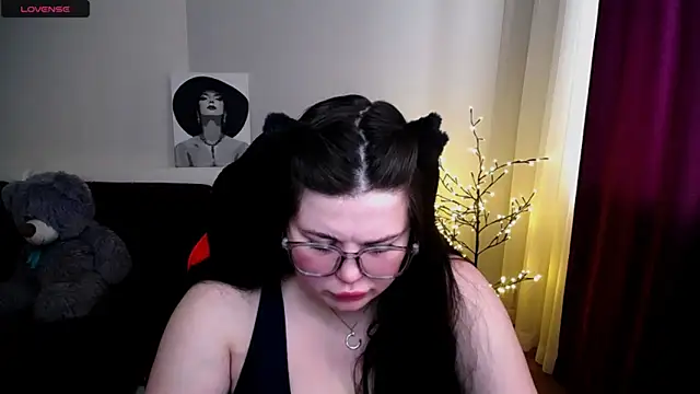 Emily Mo online show from 22, 2, 2025
