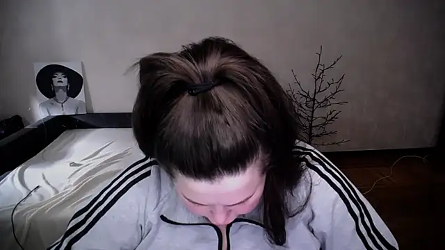 Snapshot of Emily_Mo chatting on 23, 4, 2026 Emily Mo online show from 23, 4, 2026