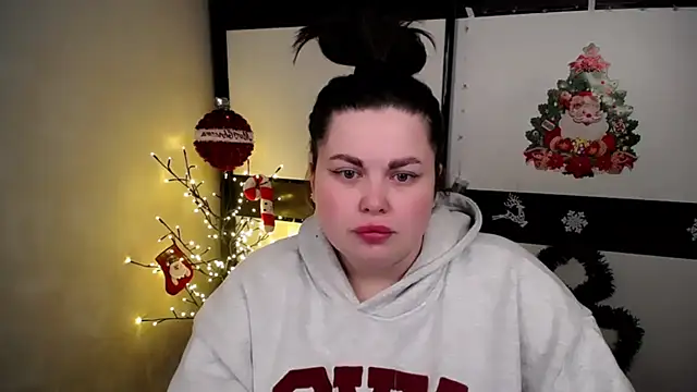 Emily Mo online show from 2, 12, 2025