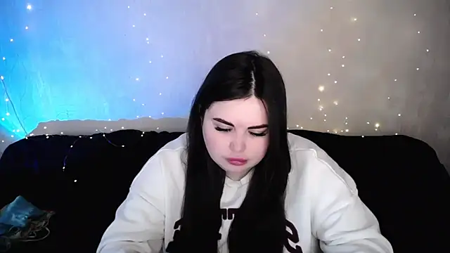 Emily Mo online show from 3, 3, 2026