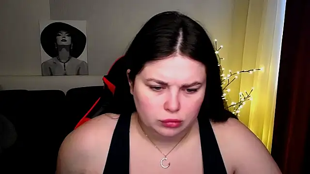 Emily Mo online show from 19, 2, 2025