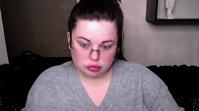 Emily Mo online show from 8, 10, 2025