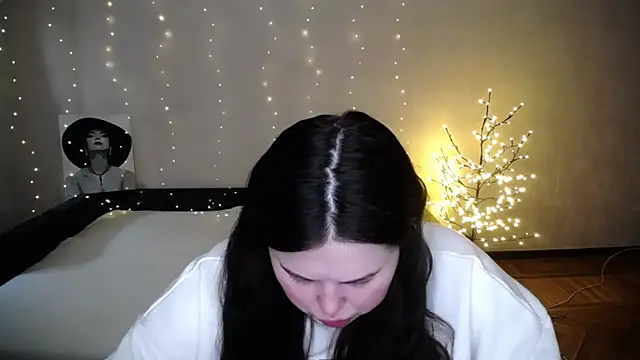 Emily Mo online show from 25, 3, 2026