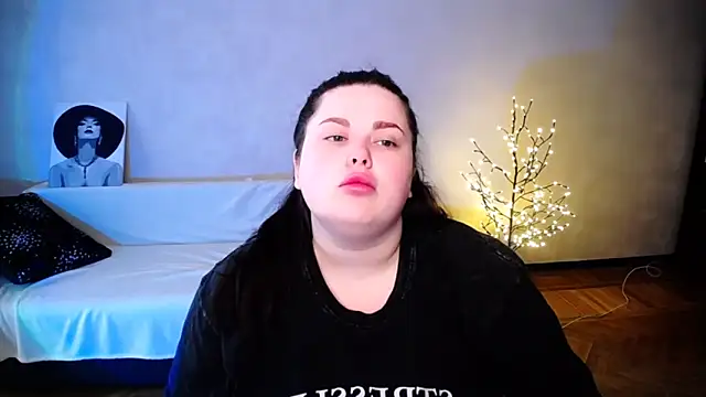 Snapshot of Emily_Mo chatting on 3, 6, 2026 Emily Mo online show from 3, 6, 2026