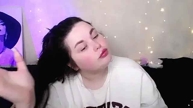 Emily Mo online show from 24, 2, 2026