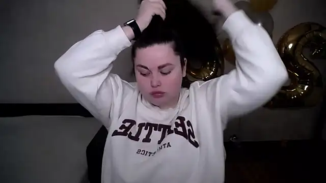 Snapshot of Emily_Mo chatting on 28, 4, 2026 Emily Mo online show from 28, 4, 2026