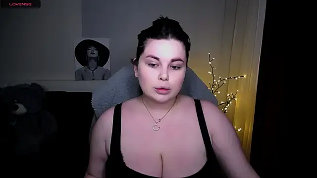 Emily Mo online show from 16, 2, 2025