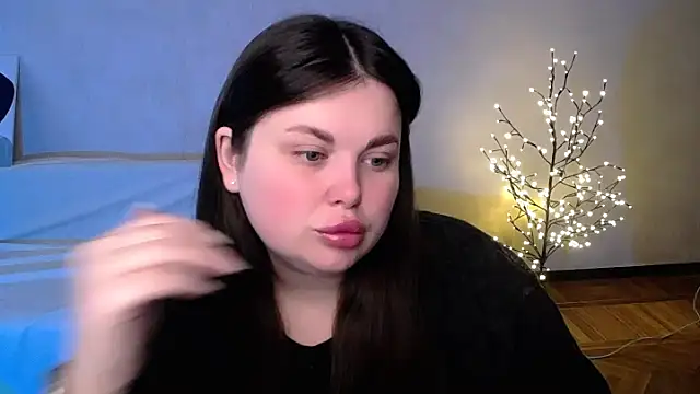 Snapshot of Emily_Mo chatting on 5, 6, 2026 Emily Mo online show from 5, 6, 2026