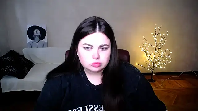 Snapshot of Emily_Mo chatting on 19, 6, 2026 Emily Mo online show from 19, 6, 2026