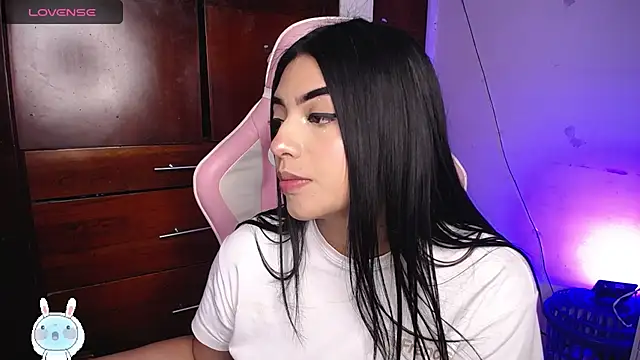 eva six online show from 6, 11, 2025