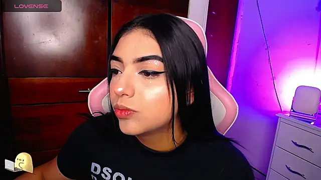 Snapshot of eva_six chatting on 4, 12, 2024 eva six online show from 4, 12, 2024