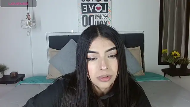 eva six online show from 7, 10, 2025